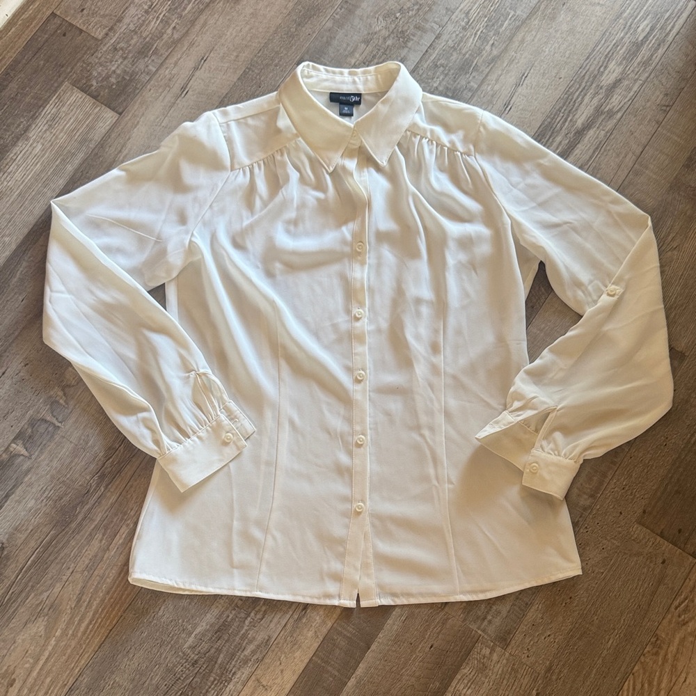 East 5th Classic White Button-Front Women's Blouse size M